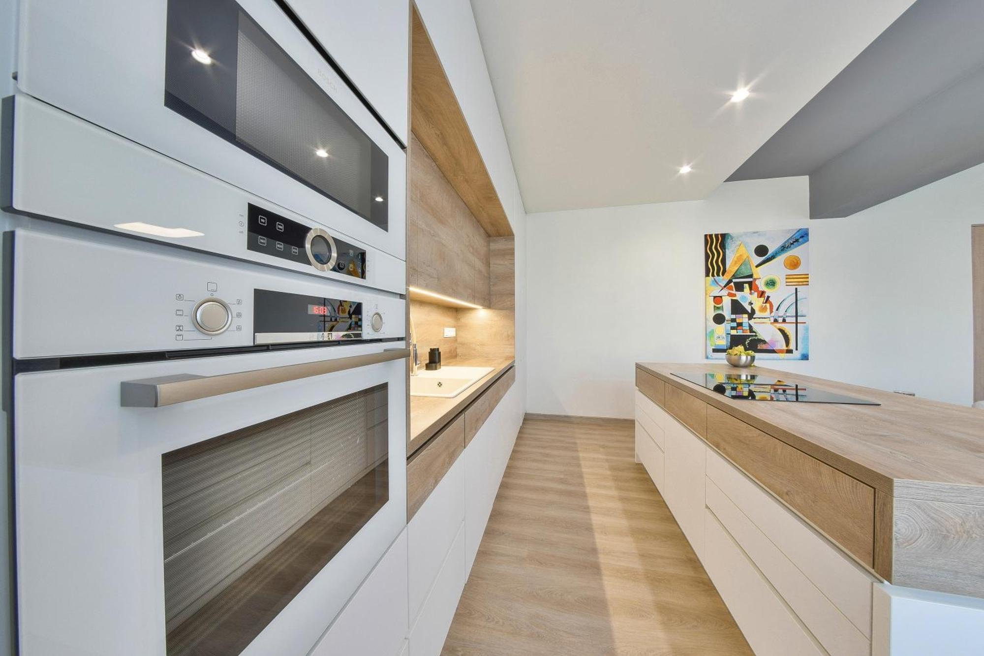 Chalupku - Luxurious Apartment 70M2 In Direct Centrum With Parking Included, Air-Conditioned, Balcony, Quiet Sleep, Best In Town バンスカー・ビストリツァ エクステリア 写真